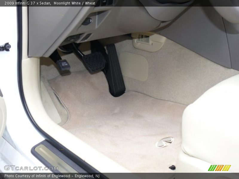 Moonlight White / Wheat 2009 Infiniti G 37 x Sedan