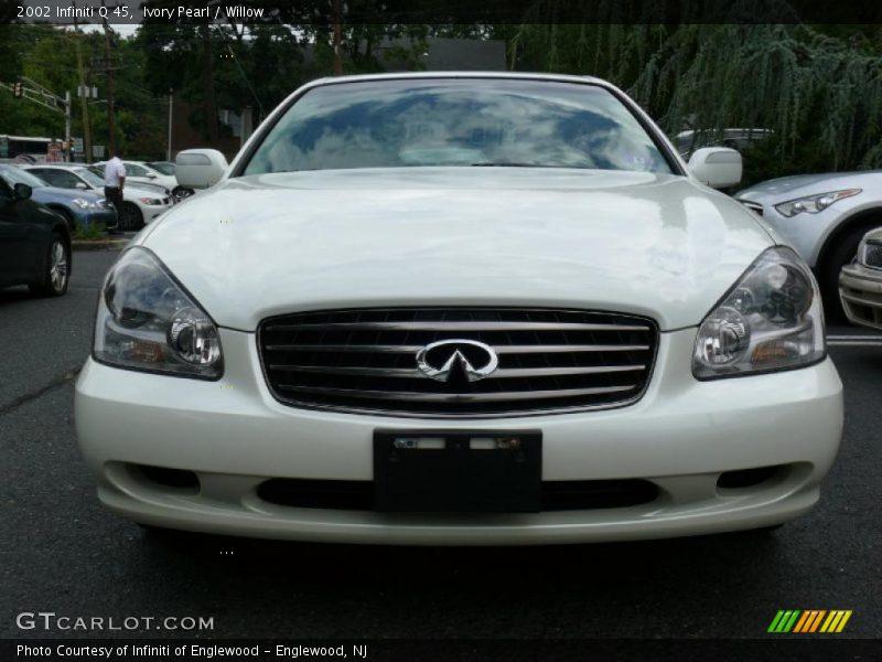 Ivory Pearl / Willow 2002 Infiniti Q 45