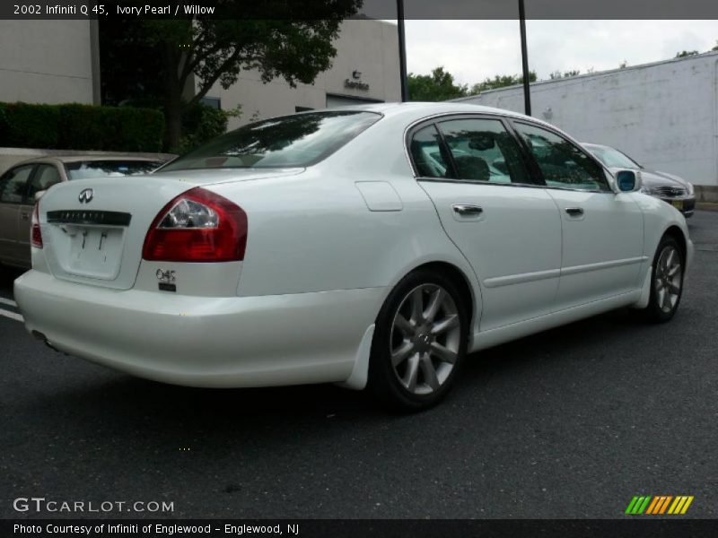 Ivory Pearl / Willow 2002 Infiniti Q 45