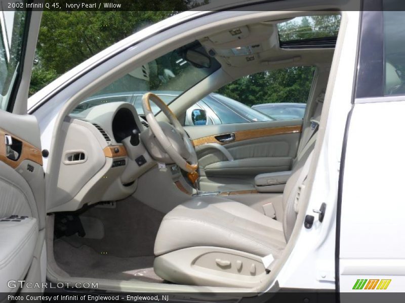 Ivory Pearl / Willow 2002 Infiniti Q 45
