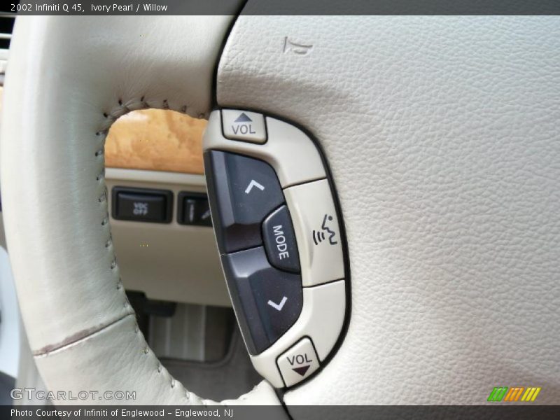 Ivory Pearl / Willow 2002 Infiniti Q 45