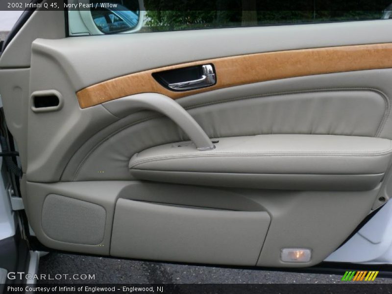 Ivory Pearl / Willow 2002 Infiniti Q 45
