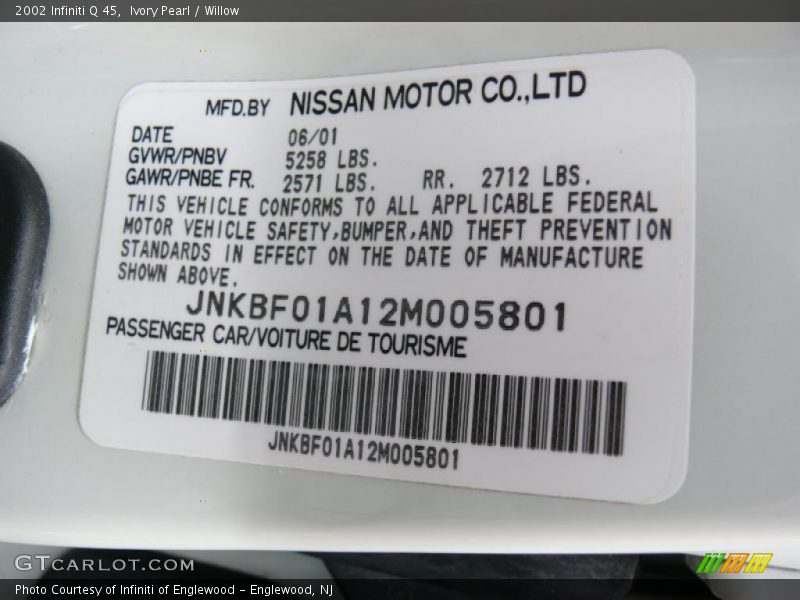 Ivory Pearl / Willow 2002 Infiniti Q 45