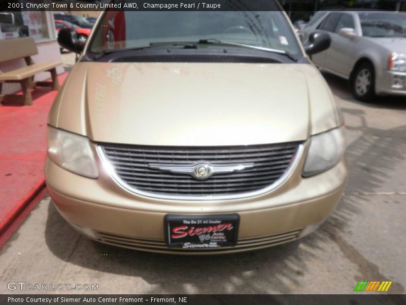 Champagne Pearl / Taupe 2001 Chrysler Town & Country Limited AWD