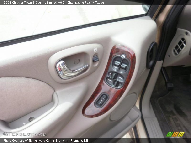 Champagne Pearl / Taupe 2001 Chrysler Town & Country Limited AWD