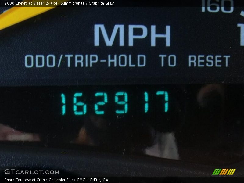 Summit White / Graphite Gray 2000 Chevrolet Blazer LS 4x4