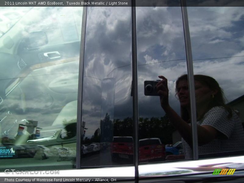 Tuxedo Black Metallic / Light Stone 2011 Lincoln MKT AWD EcoBoost