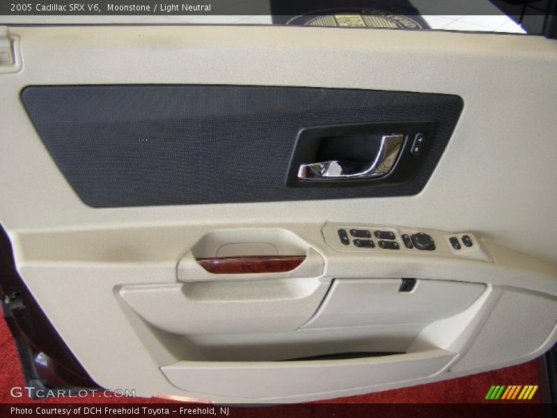 Moonstone / Light Neutral 2005 Cadillac SRX V6