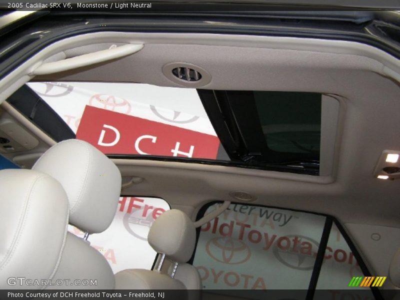 Moonstone / Light Neutral 2005 Cadillac SRX V6