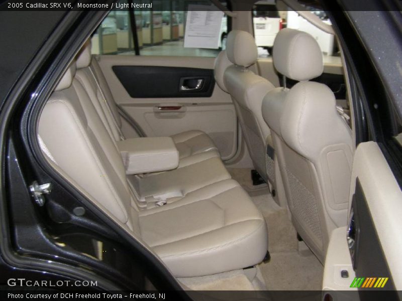Moonstone / Light Neutral 2005 Cadillac SRX V6