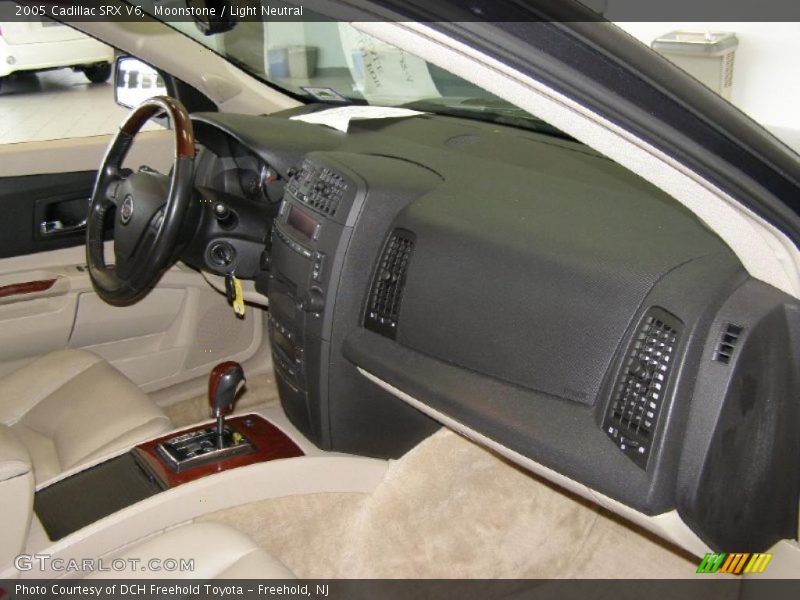 Moonstone / Light Neutral 2005 Cadillac SRX V6
