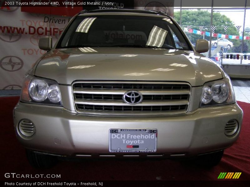 Vintage Gold Metallic / Ivory 2003 Toyota Highlander 4WD