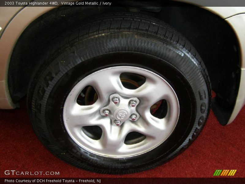 Vintage Gold Metallic / Ivory 2003 Toyota Highlander 4WD