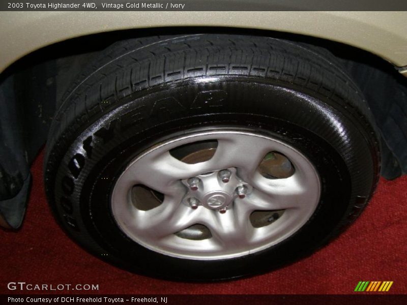Vintage Gold Metallic / Ivory 2003 Toyota Highlander 4WD