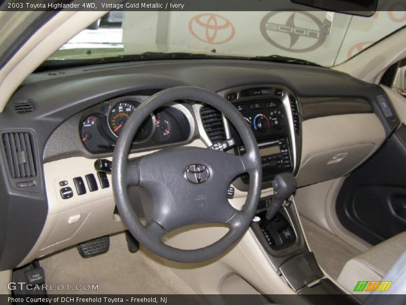 Vintage Gold Metallic / Ivory 2003 Toyota Highlander 4WD