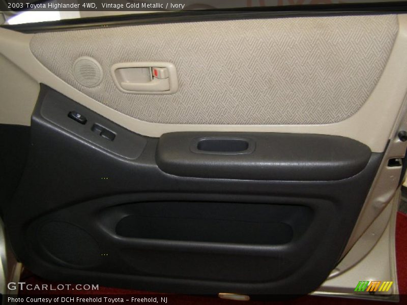 Vintage Gold Metallic / Ivory 2003 Toyota Highlander 4WD