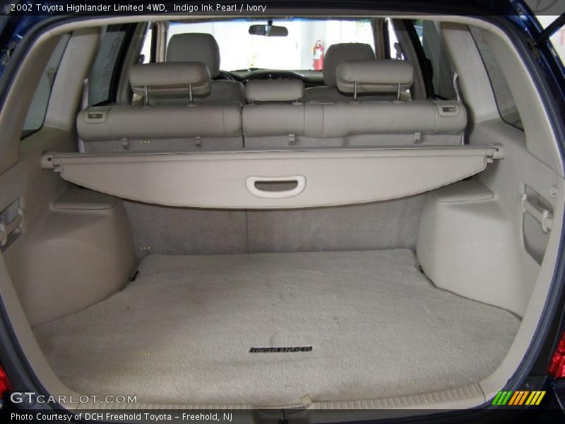 Indigo Ink Pearl / Ivory 2002 Toyota Highlander Limited 4WD