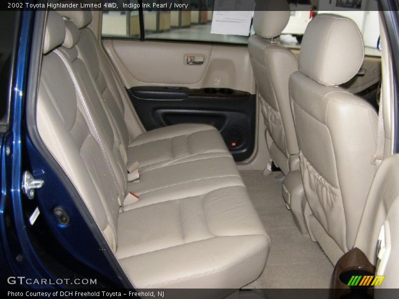 Indigo Ink Pearl / Ivory 2002 Toyota Highlander Limited 4WD