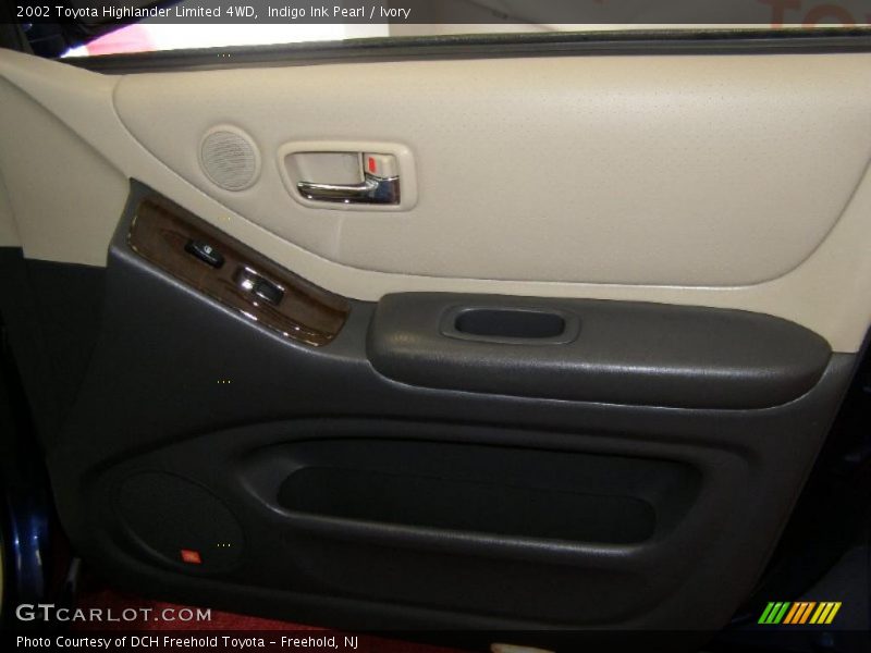 Indigo Ink Pearl / Ivory 2002 Toyota Highlander Limited 4WD