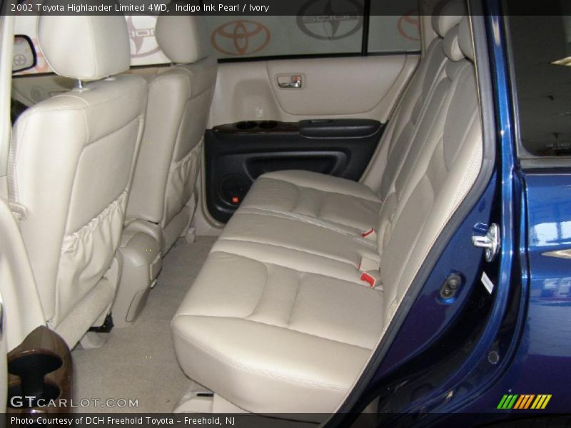 Indigo Ink Pearl / Ivory 2002 Toyota Highlander Limited 4WD
