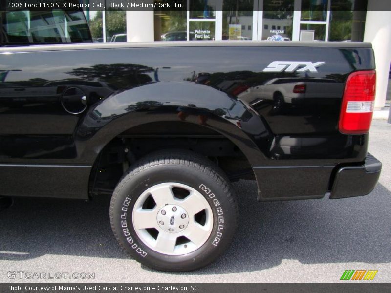 Black / Medium/Dark Flint 2006 Ford F150 STX Regular Cab