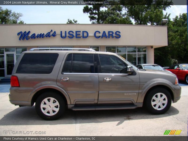 Mineral Grey Metallic / Light Parchment 2004 Lincoln Navigator Ultimate