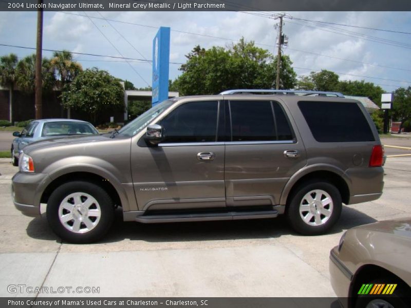 Mineral Grey Metallic / Light Parchment 2004 Lincoln Navigator Ultimate