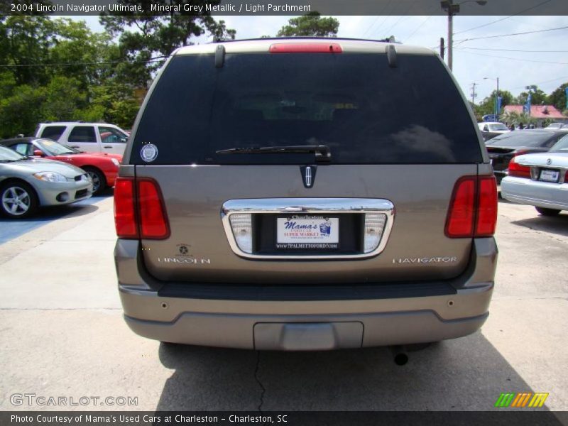 Mineral Grey Metallic / Light Parchment 2004 Lincoln Navigator Ultimate