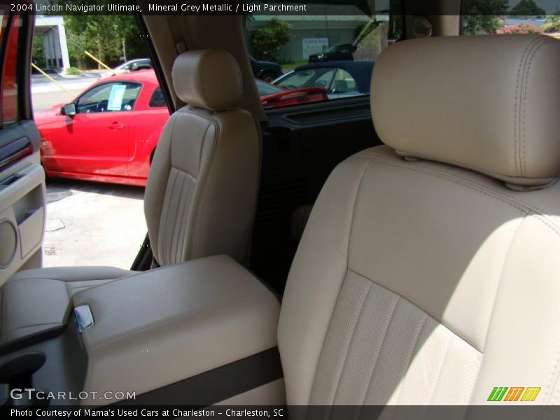 Mineral Grey Metallic / Light Parchment 2004 Lincoln Navigator Ultimate