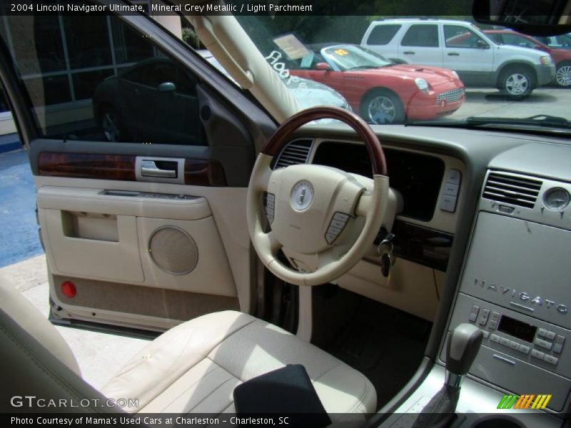 Mineral Grey Metallic / Light Parchment 2004 Lincoln Navigator Ultimate