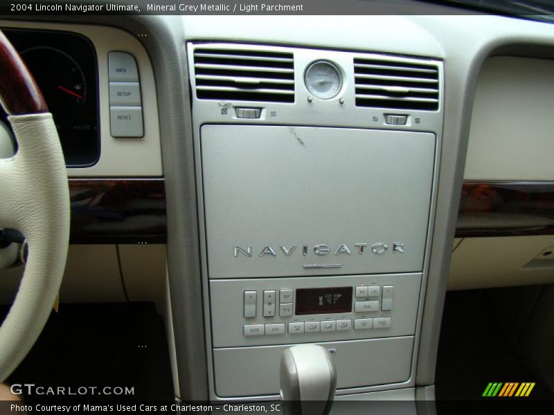 Mineral Grey Metallic / Light Parchment 2004 Lincoln Navigator Ultimate