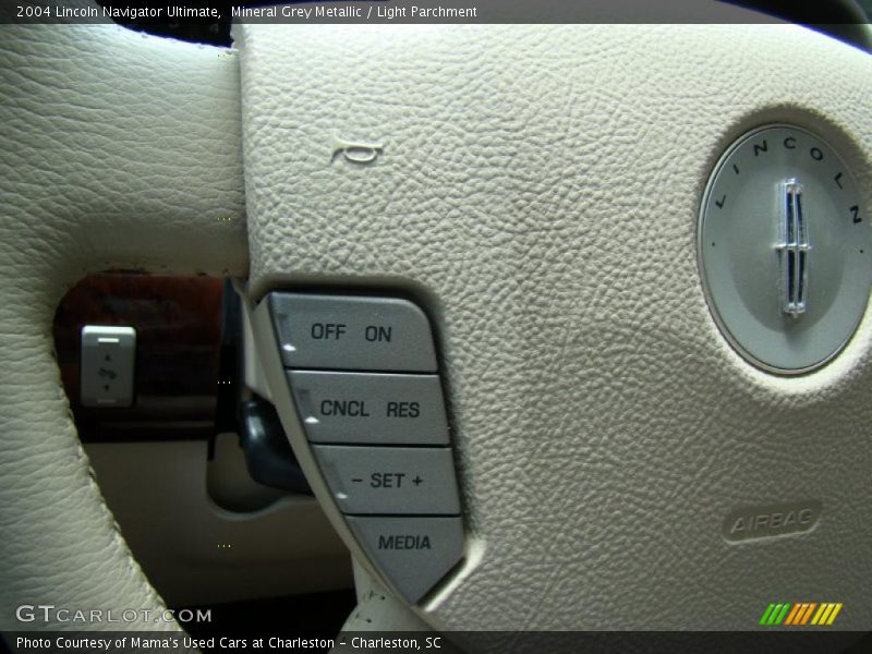 Mineral Grey Metallic / Light Parchment 2004 Lincoln Navigator Ultimate