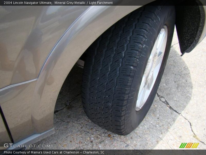 Mineral Grey Metallic / Light Parchment 2004 Lincoln Navigator Ultimate