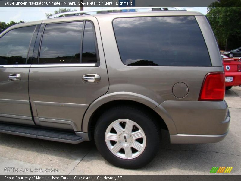 Mineral Grey Metallic / Light Parchment 2004 Lincoln Navigator Ultimate