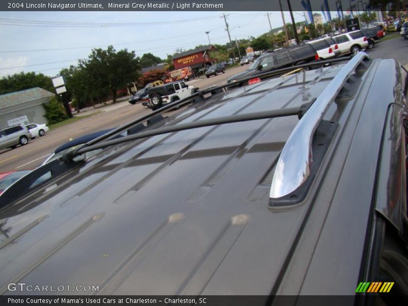 Mineral Grey Metallic / Light Parchment 2004 Lincoln Navigator Ultimate