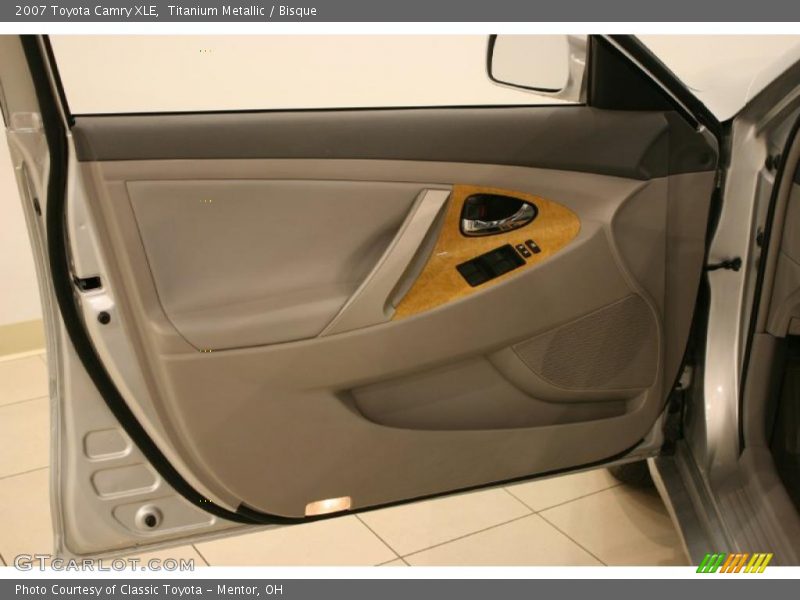 Titanium Metallic / Bisque 2007 Toyota Camry XLE