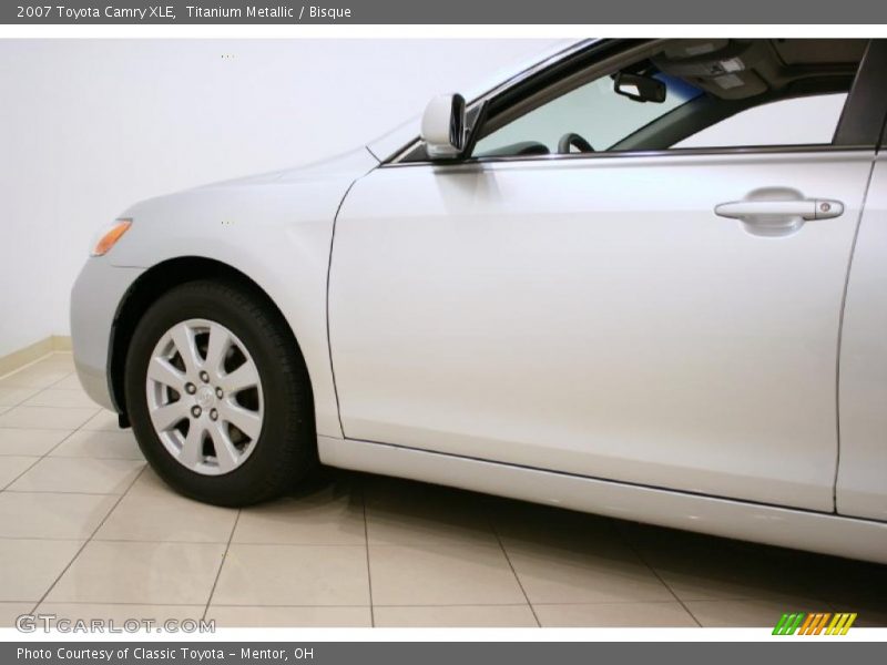 Titanium Metallic / Bisque 2007 Toyota Camry XLE
