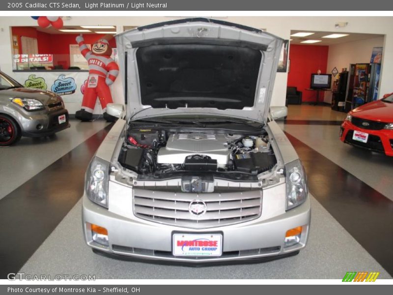 Light Platinum / Light Neutral 2005 Cadillac CTS Sedan