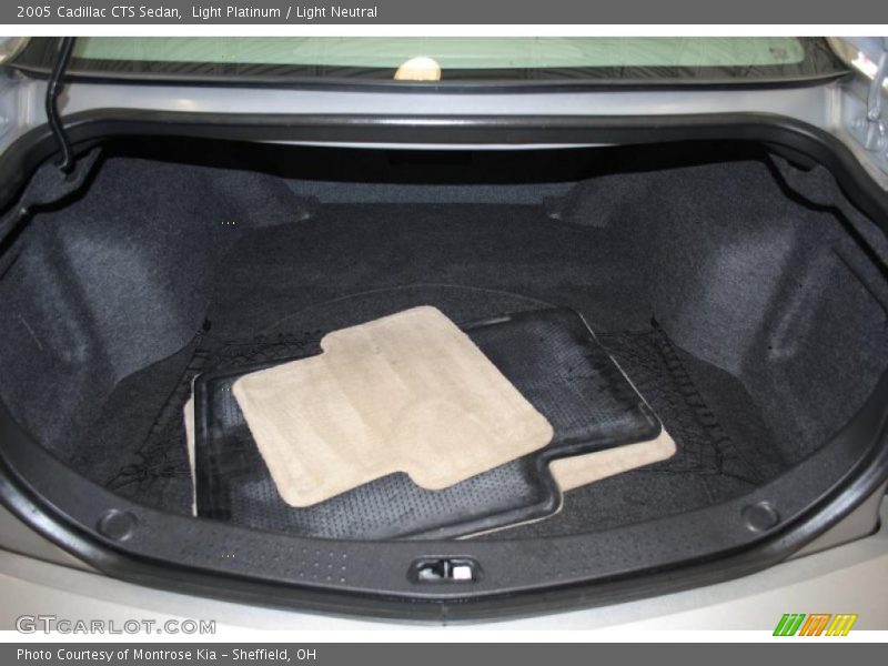 Light Platinum / Light Neutral 2005 Cadillac CTS Sedan