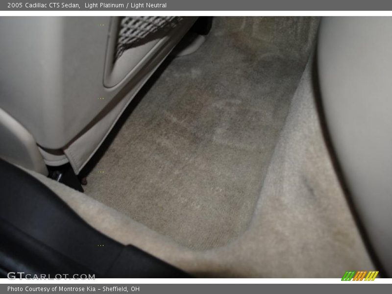 Light Platinum / Light Neutral 2005 Cadillac CTS Sedan