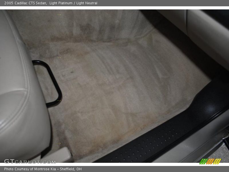 Light Platinum / Light Neutral 2005 Cadillac CTS Sedan