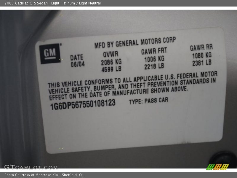 Light Platinum / Light Neutral 2005 Cadillac CTS Sedan