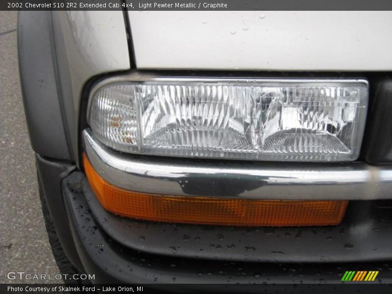 Light Pewter Metallic / Graphite 2002 Chevrolet S10 ZR2 Extended Cab 4x4