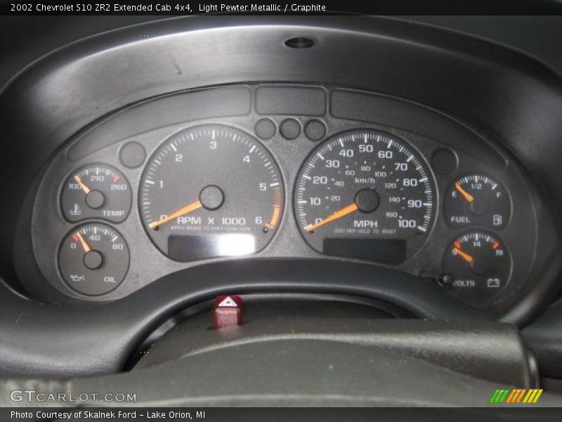 Light Pewter Metallic / Graphite 2002 Chevrolet S10 ZR2 Extended Cab 4x4