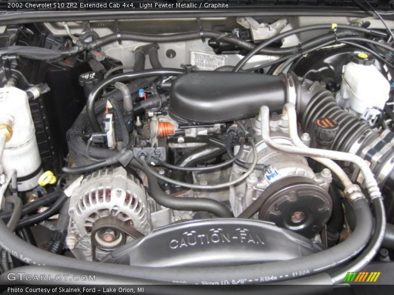 Light Pewter Metallic / Graphite 2002 Chevrolet S10 ZR2 Extended Cab 4x4