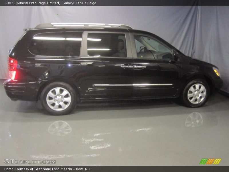 Galaxy Black / Beige 2007 Hyundai Entourage Limited
