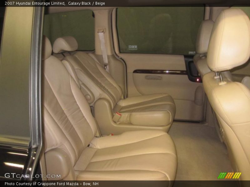 Galaxy Black / Beige 2007 Hyundai Entourage Limited