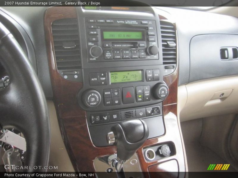 Galaxy Black / Beige 2007 Hyundai Entourage Limited