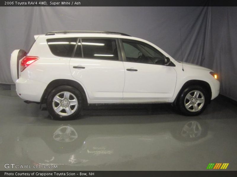 Super White / Ash 2006 Toyota RAV4 4WD