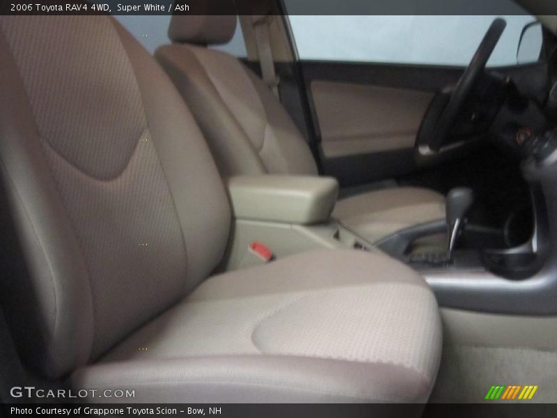 Super White / Ash 2006 Toyota RAV4 4WD